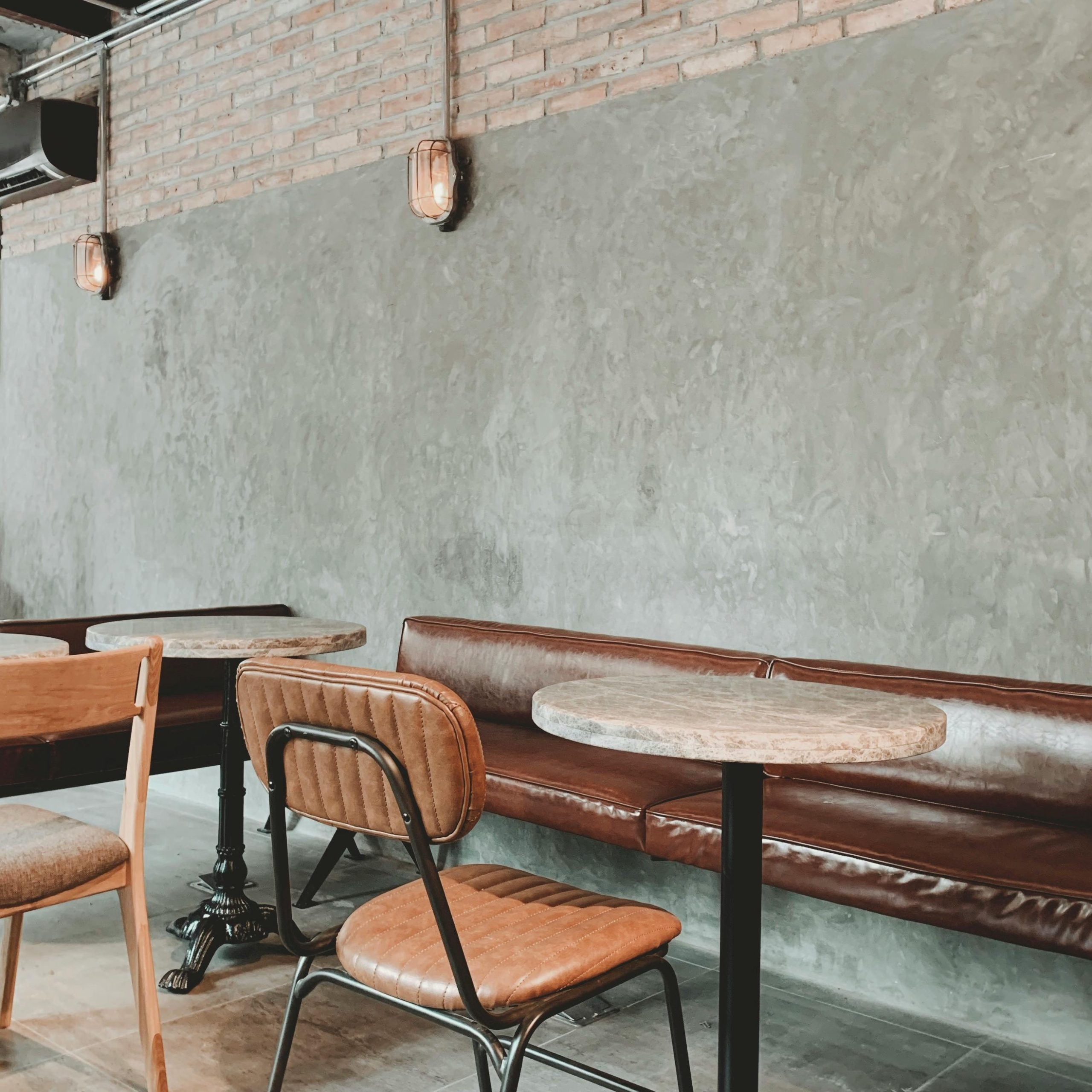The Complete Guide to Buying Old Hospitality Furniture for Hotels & Restaurants