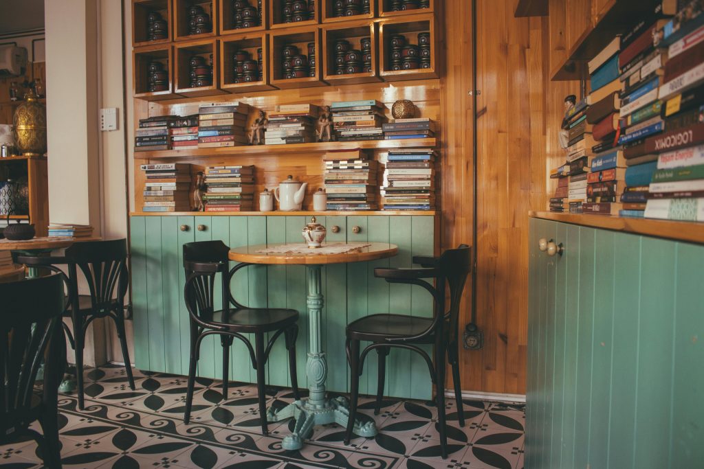 Second-hand hotel and restaurant furniture